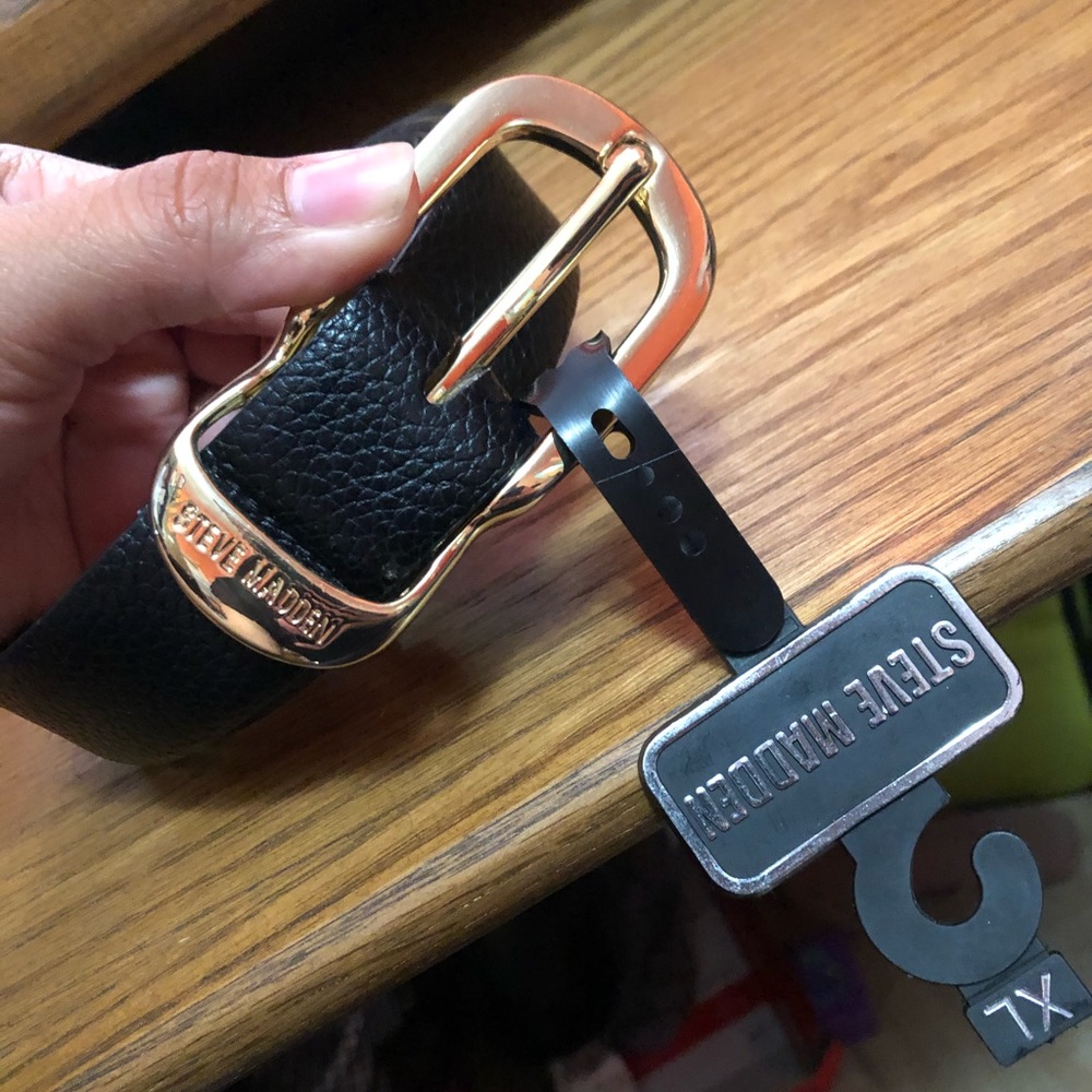 New Women’s XL Black & Gold Belt